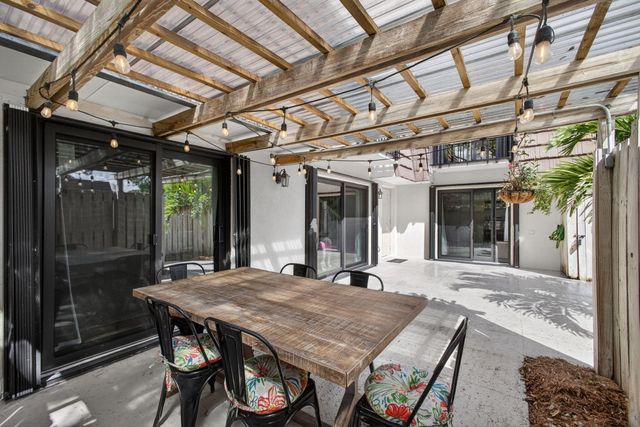 711 7th Lane, Palm Beach Gardens, FL 33418