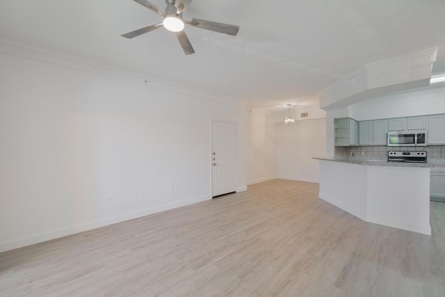 9873 Baywinds Drive 5107, West Palm Beach, FL 33411