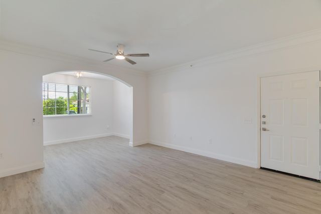 9873 Baywinds Drive 5107, West Palm Beach, FL 33411