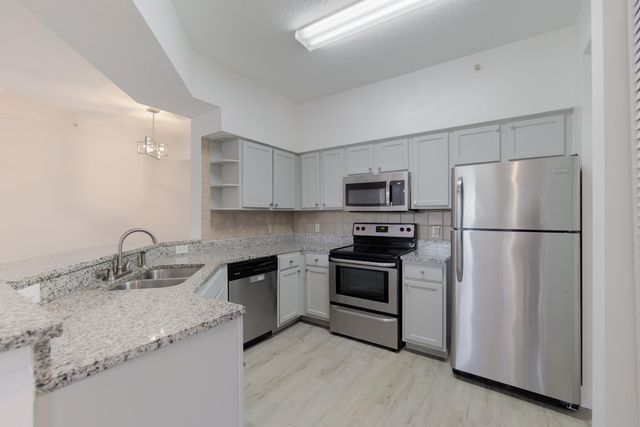 9873 Baywinds Drive 5107, West Palm Beach, FL 33411