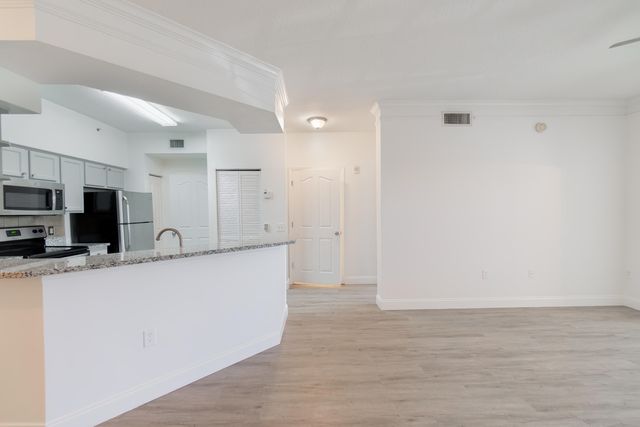 9873 Baywinds Drive 5107, West Palm Beach, FL 33411