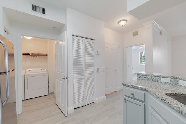 9873 Baywinds Drive 5107, West Palm Beach, FL 33411