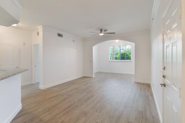 9873 Baywinds Drive 5107, West Palm Beach, FL 33411