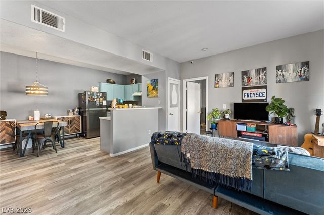 2041 Hussium Hills Street 207, Las Vegas, NV 89108
