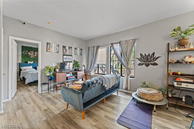 2041 Hussium Hills Street 207, Las Vegas, NV 89108