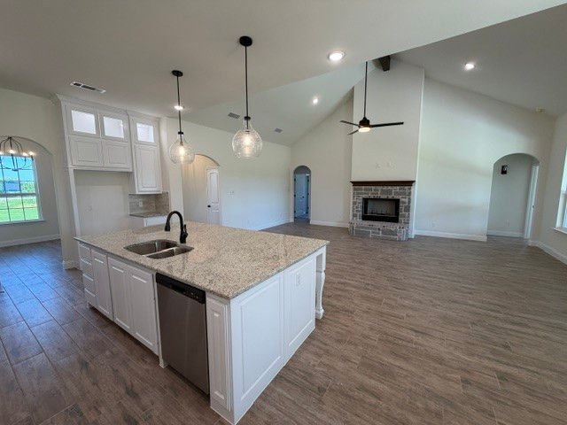 112 Coalson Crossing, Azle, TX 76020