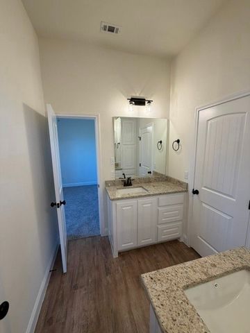 112 Coalson Crossing, Azle, TX 76020