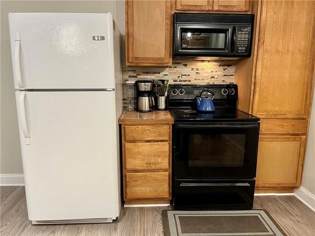 4857 Netherlands Place, Flowery Branch, GA 30542