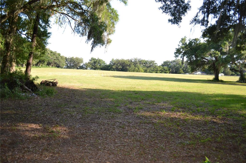 1050 E HIGHWAY 329, Citra, FL 32113