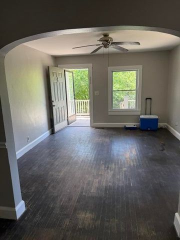 818 1st Avenue, Frankfort, KY 40601