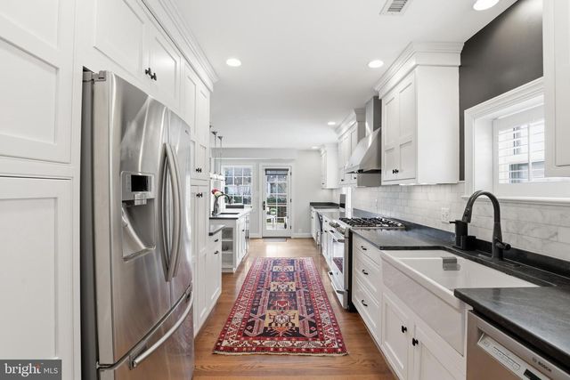 6020 20TH ST N, Arlington, VA 22205