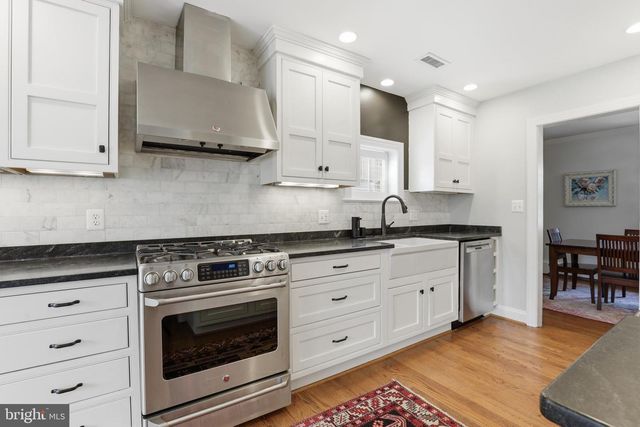 6020 20TH ST N, Arlington, VA 22205