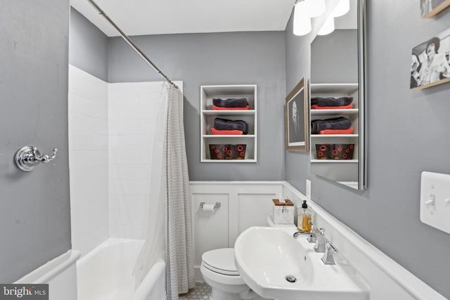 6020 20TH ST N, Arlington, VA 22205