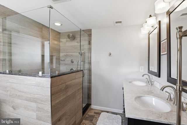 6020 20TH ST N, Arlington, VA 22205