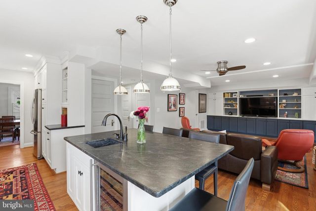 6020 20TH ST N, Arlington, VA 22205