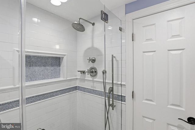 6020 20TH ST N, Arlington, VA 22205