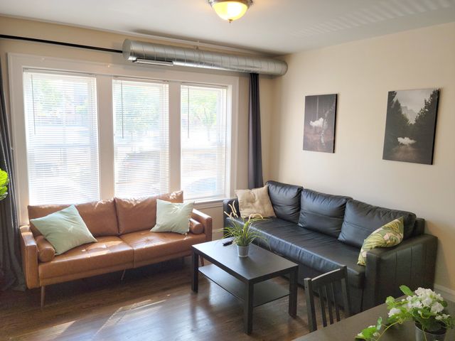 4136 W Palmer Avenue 2L, Chicago, IL 60639