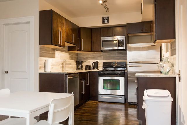 4136 W Palmer Avenue 2L, Chicago, IL 60639