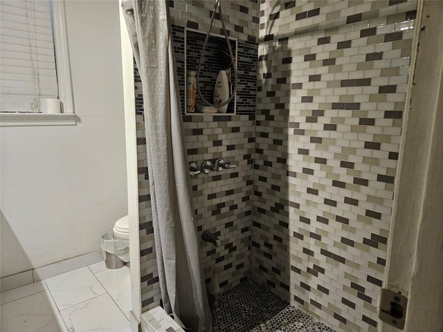 121 Norview Drive, Houston, TX 77022