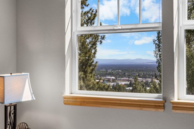 3281 NW Bungalow Drive, Bend, OR 97703