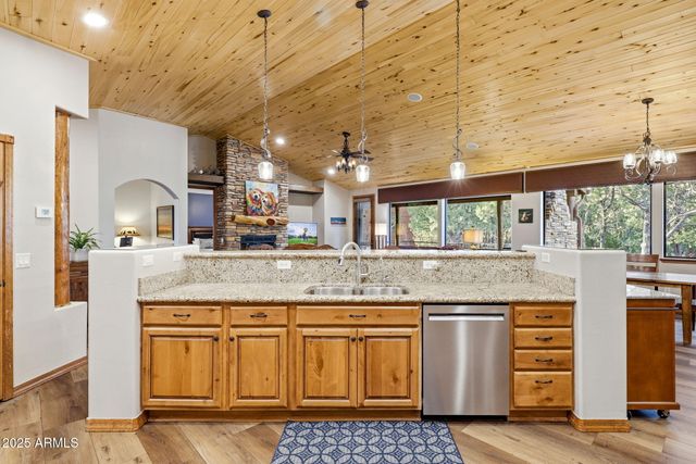 400 N MADRON Lane, Show Low, AZ 85901