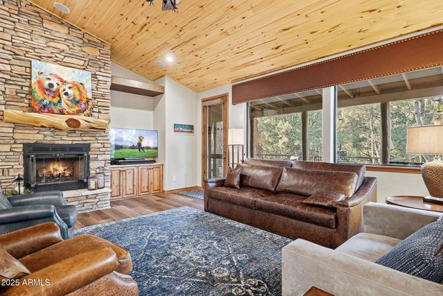 400 N MADRON Lane, Show Low, AZ 85901