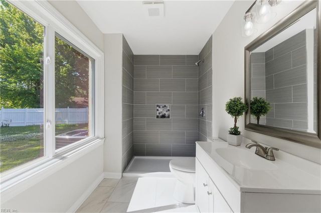 3 Marcella RD, Hampton, VA 23666