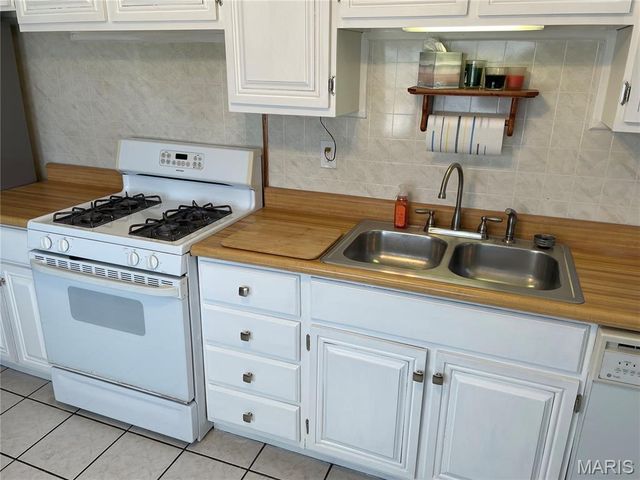 4 Watertown Circle, Granite City, IL 62040