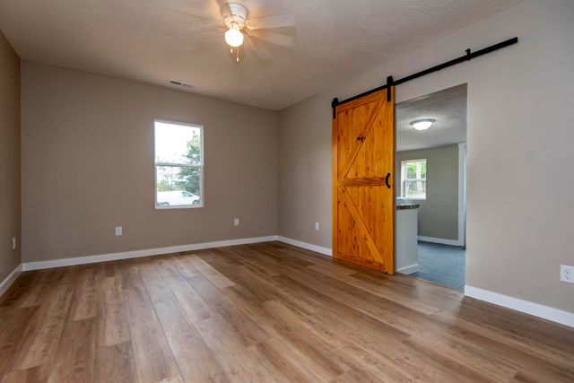 519 State Highway Jj, Aurora, MO 65605