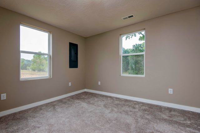 519 State Highway Jj, Aurora, MO 65605