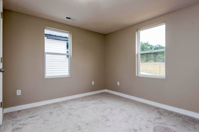 519 State Highway Jj, Aurora, MO 65605