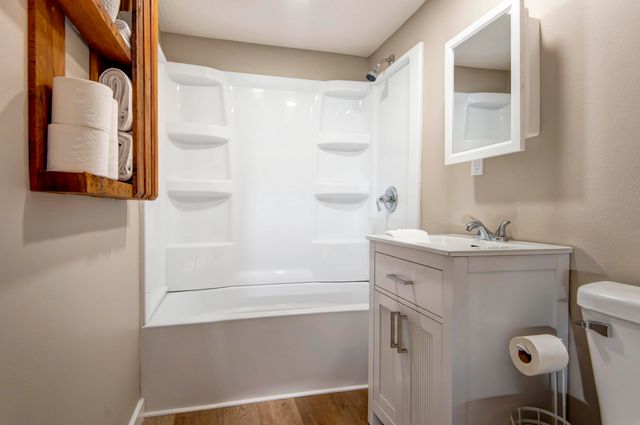 519 State Highway Jj, Aurora, MO 65605