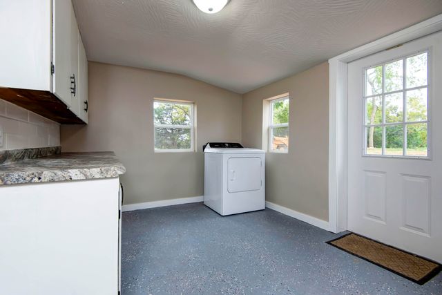 519 State Highway Jj, Aurora, MO 65605