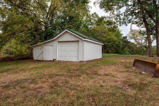 519 State Highway Jj, Aurora, MO 65605