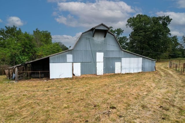 519 State Highway Jj, Aurora, MO 65605