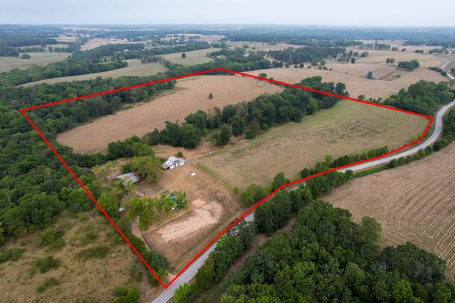 519 State Highway Jj, Aurora, MO 65605