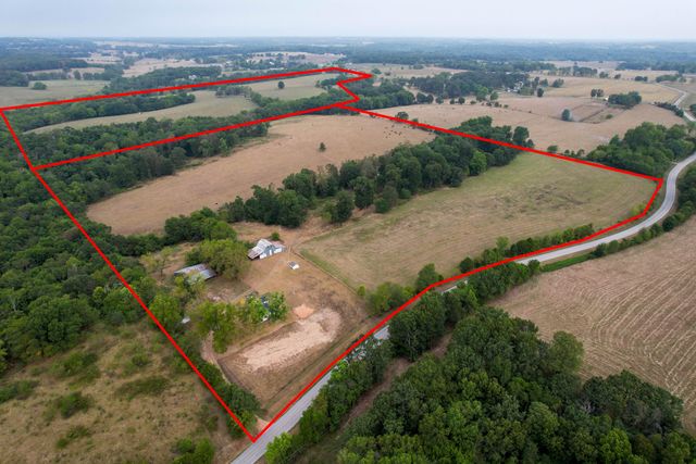 519 State Highway Jj, Aurora, MO 65605