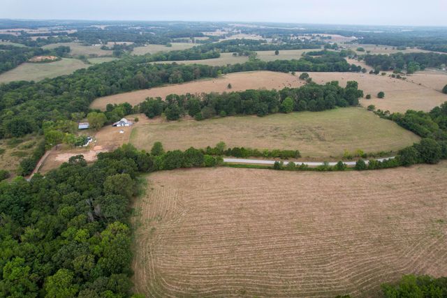 519 State Highway Jj, Aurora, MO 65605