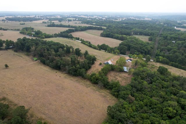 519 State Highway Jj, Aurora, MO 65605