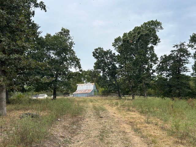 519 State Highway Jj, Aurora, MO 65605