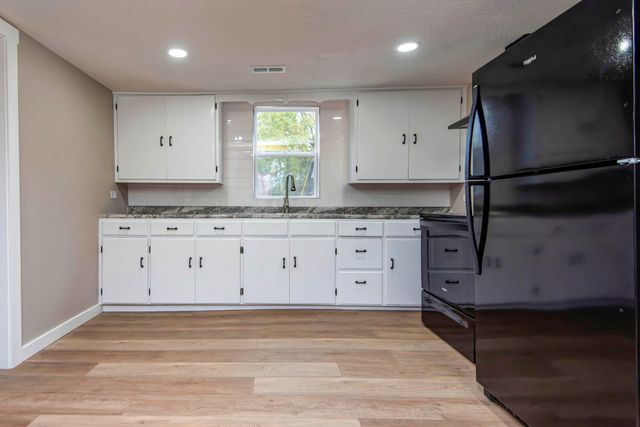 519 State Highway Jj, Aurora, MO 65605