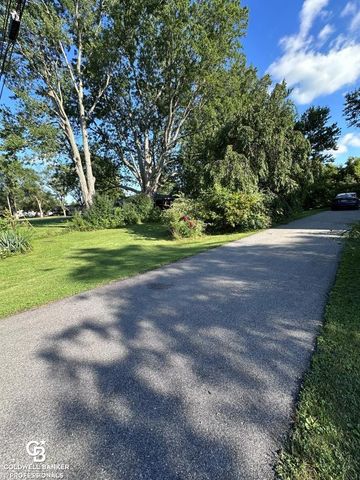 10729 Brandon Road, Emmett, MI 48022