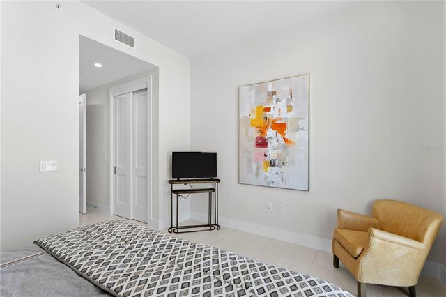 275 1ST AVENUE S 3906, St Petersburg, FL 33701