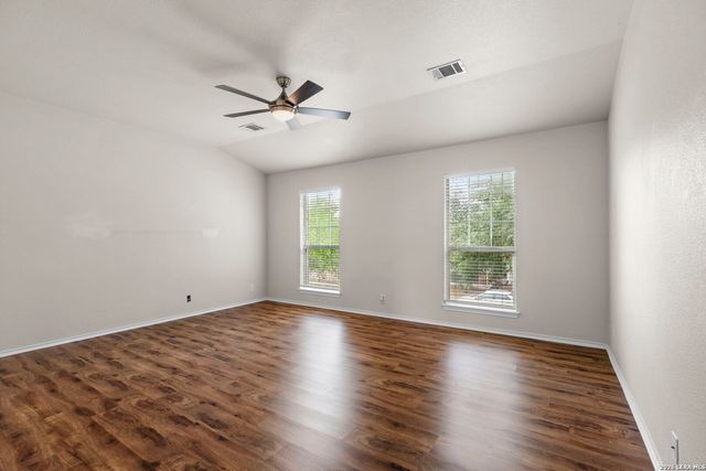 300 Rustic Trl, Cibolo, TX 78108
