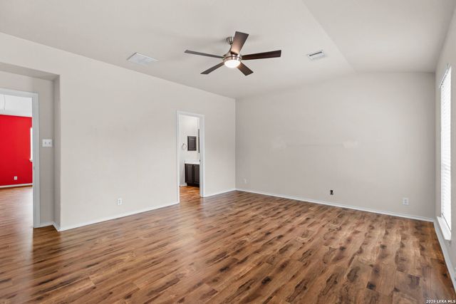 300 Rustic Trl, Cibolo, TX 78108