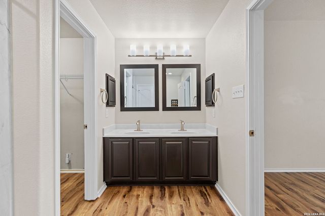 300 Rustic Trl, Cibolo, TX 78108