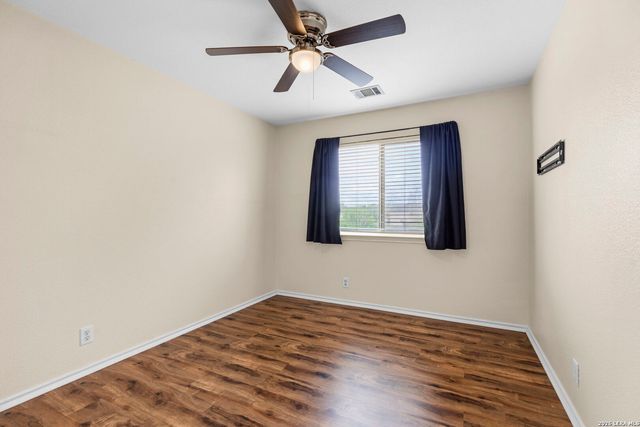 300 Rustic Trl, Cibolo, TX 78108
