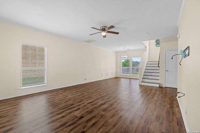 300 Rustic Trl, Cibolo, TX 78108