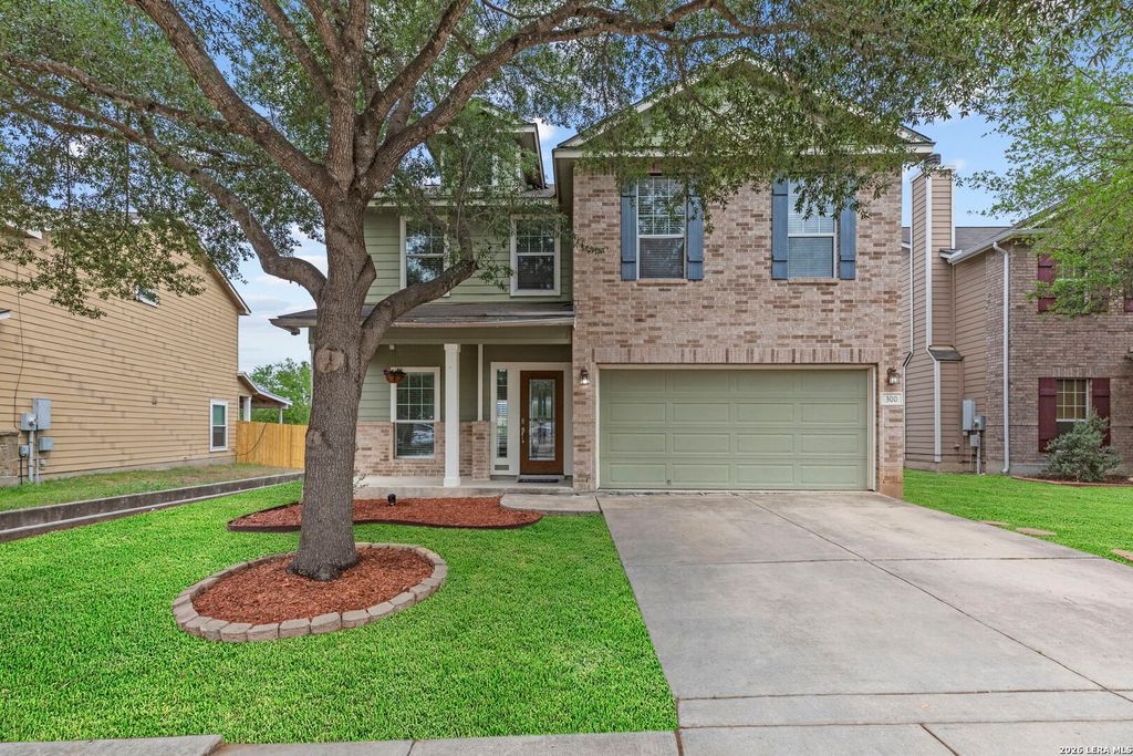 300 Rustic Trl, Cibolo, TX 78108