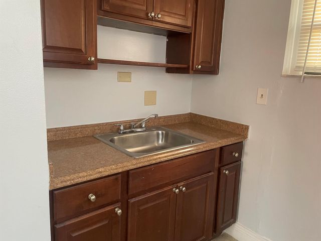 1150 W Blue Heron Blvd 4, Riviera Beach, FL 33404